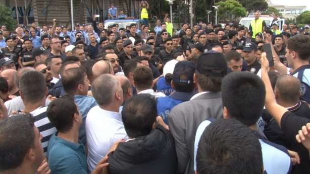 Foto - Ekrem'e elini veren kolunu kaptırıyor! CHP'li İBB, AK Partili belediyenin alanına çöktü