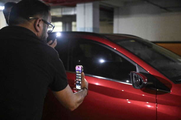 Foto - Ekrem'in İSPARK'ında akılalmaz olay! Arabalarını gören vatandaşların ağzı açık kaldı