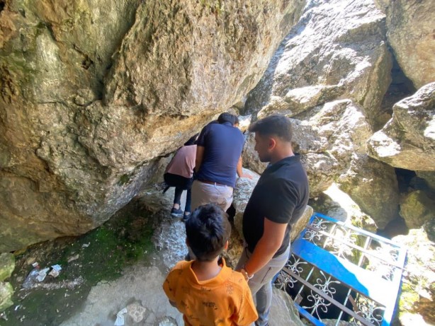 Foto - Eksi 10 derece! Yukarısı yanarken aşağıda 5 dakika durulamıyor