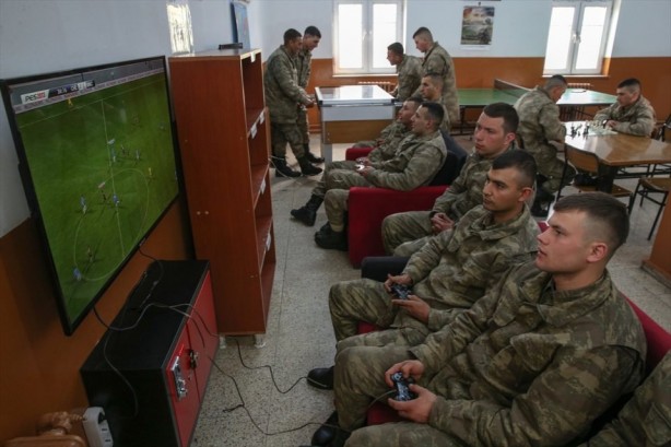 Foto - Eksi 20 derecede vatan nöbeti