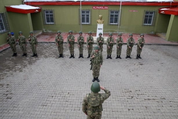 Foto - Eksi 20 derecede vatan nöbeti