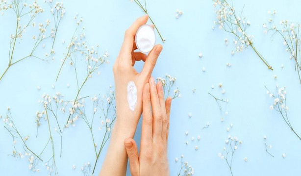 El bakım maskeleri: badem yağı ile 10 dakika sürecek! 2 malzeme dışında bir şey yok! Ayda 2 kere 