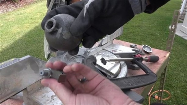 Foto - El bombasının içini açtılar!