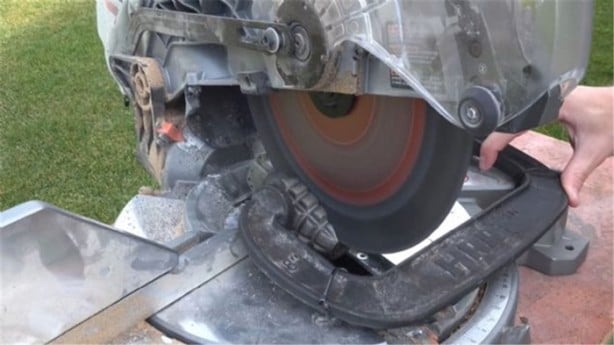 Foto - El bombasının içini açtılar!