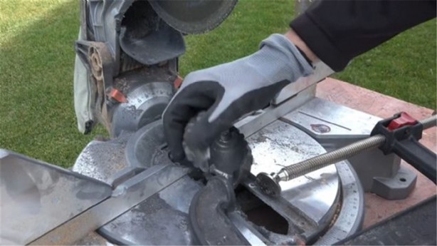 Foto - El bombasının içini açtılar!