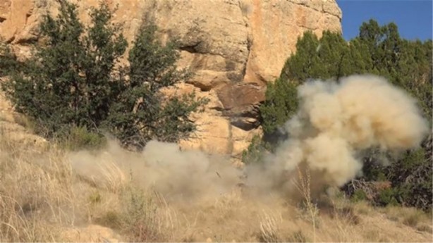 Foto - El bombasının içini açtılar!