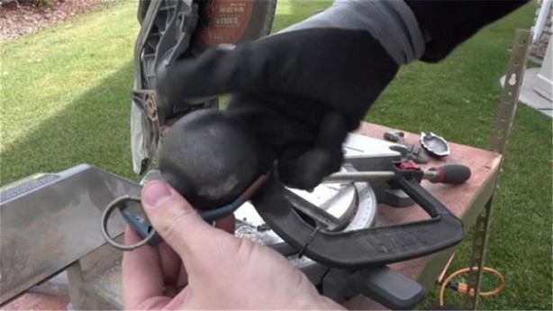 Foto - El bombasının içini açtılar!