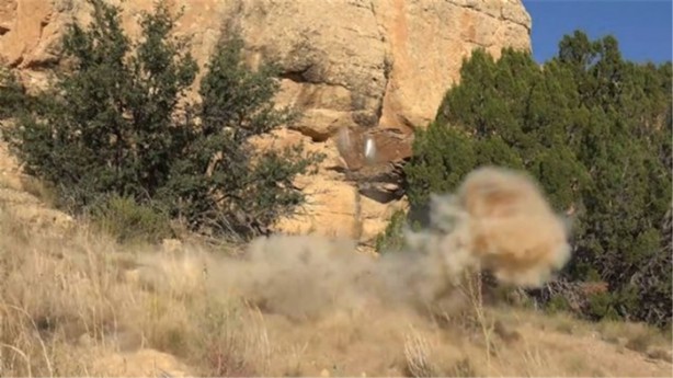 Foto - El bombasının içini açtılar!