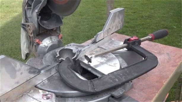 Foto - El bombasının içini açtılar!