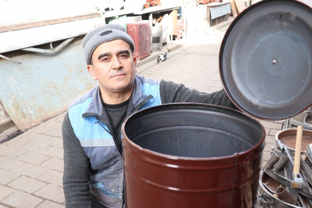 Foto - El emeği ile 41 yıldır fındık sobası imal ediyor