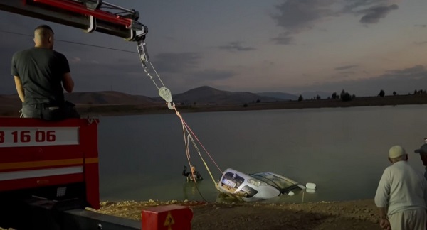 Foto - El freni çekilmeyince olan oldu! 