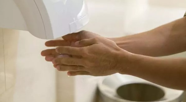 Foto - El kurutma makinelerindeki gizli tehlike: Resmen ölüm saçıyor!