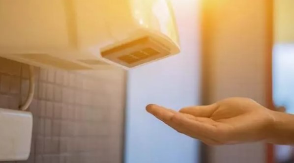 Foto - El kurutma makinelerindeki gizli tehlike: Resmen ölüm saçıyor!