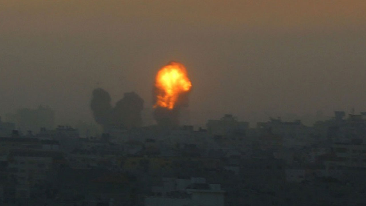 Foto - El Şara hükümeti sessizliğini korurken Suriye'yi vurmaya başladılar