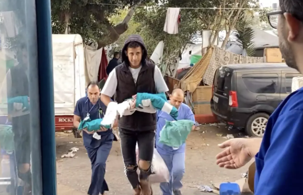 Foto - El Şifa Hastanesi'ne baskın! Gözleri kapalı, çıplak halde kaçırıldılar