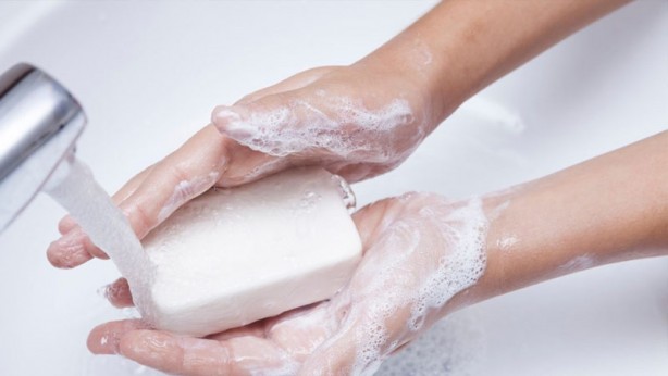 Foto - El temizliğinde sabunlar mı daha başarılıdır yoksa el dezenfektanları mı?