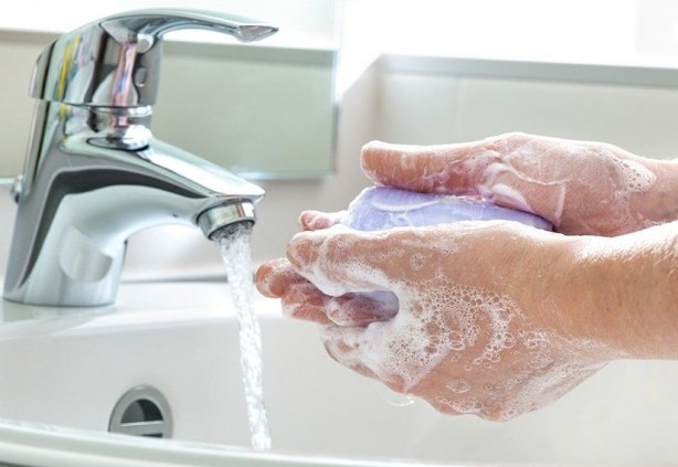 Foto - El temizliğinde sabunlar mı daha başarılıdır yoksa el dezenfektanları mı?