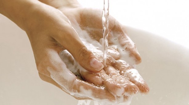 Foto - El temizliğinde sabunlar mı daha başarılıdır yoksa el dezenfektanları mı?