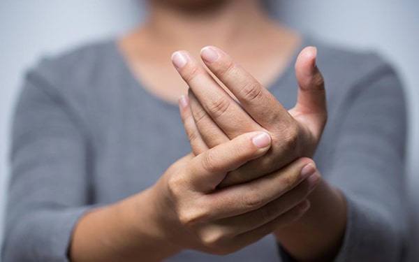 El uyuşması yaşayanlar dikkat! Hemen doktora başvurun