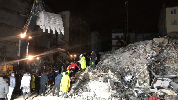 Foto - Elazığ'da arama çalışmaları tamamlandı, son kişinin de cansız bedenine ulaşıldı