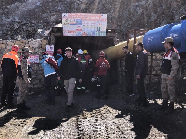 Foto - Elazığ'da maden ocağında göçük meydana geldi! İşte bölgeden ilk kareler
