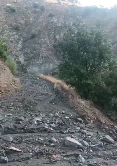 Foto - Elazığ’da sağanak yağış köy yollarını tahrip etti