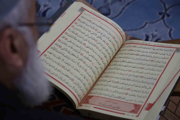 Foto - Elazığ’da Sakal-ı Şerif’i görmek için sıraya girdiler