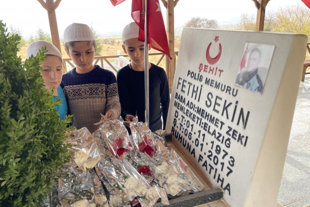 Foto - Elazığ'da süper adım! Yeni gelişmeyi az önce duyurdular! Hafız ordusu, şehidimizin huzurunda...