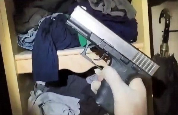 Foto - Elbise dolabına dikkat! Aranan ev ve iş yerinden neler çıktı neler