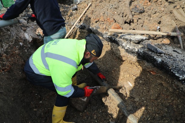 Foto - Elbistan'da depremin yaraları sarılıyor! İçme suyu verilmeye başlandı