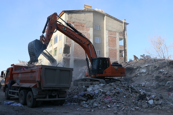 Foto - Elbistan'da yıkılan 342 binanın 185'inin enkazı kaldırıldı