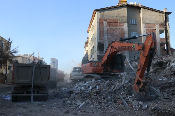 Foto - Elbistan'da yıkılan 342 binanın 185'inin enkazı kaldırıldı