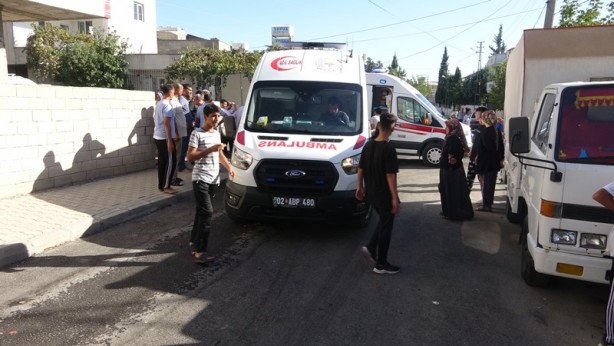 Foto - Elektrik teline tutan çocuk ve arkadaşı yaralandı