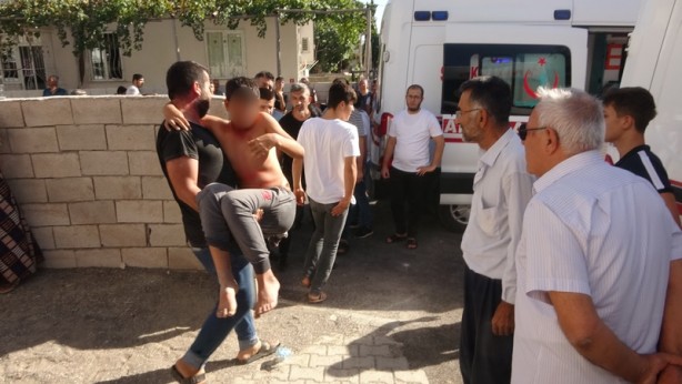 Elektrik teline tutan çocuk ve arkadaşı yaralandı