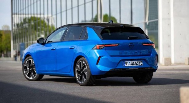 Foto - Elektriklenen Opel Astra satışa çıktı! İşte fiyatı ve özellikleri