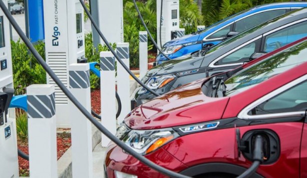 Foto - Elektrikli araçlar çöp mü? Ünlü otomobil uzmanı açıkladı