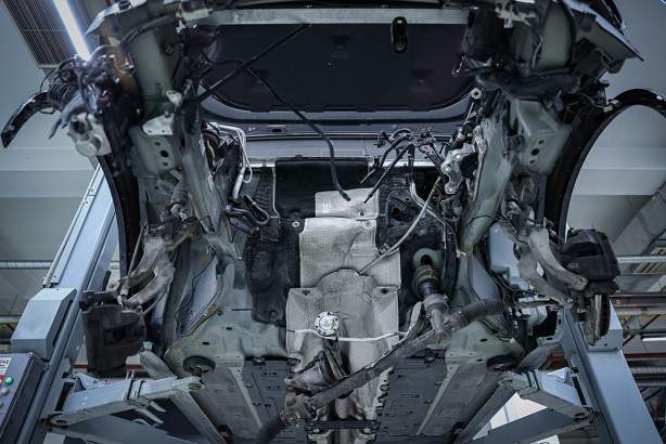 Foto - Elektrikli araçlar giderek artıyor! Peki bakım-onarım uzmanları yeterli mi? Mahir el aranıyor!