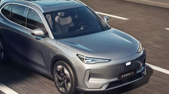 Foto - Elektrikli en ucuz C-SUV satışta! Geely piyasayı darmaduman edecek