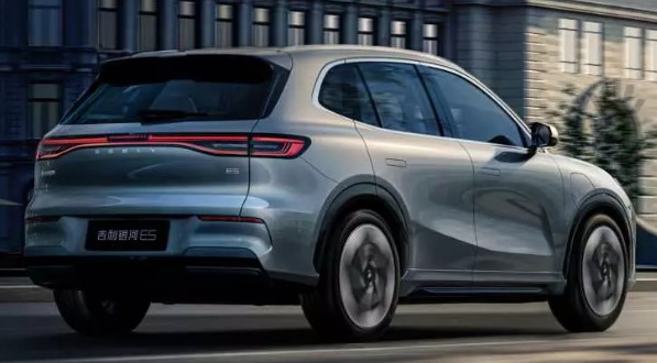 Elektrikli en ucuz C-SUV satışta! Geely piyasayı darmaduman edecek