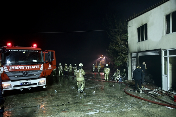 Foto - Elektrikli ev aletleri fabrikasında yangın!