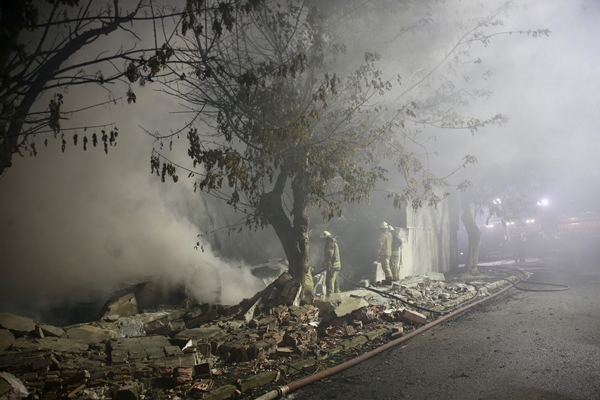 Foto - Elektrikli ev aletleri fabrikasında yangın!