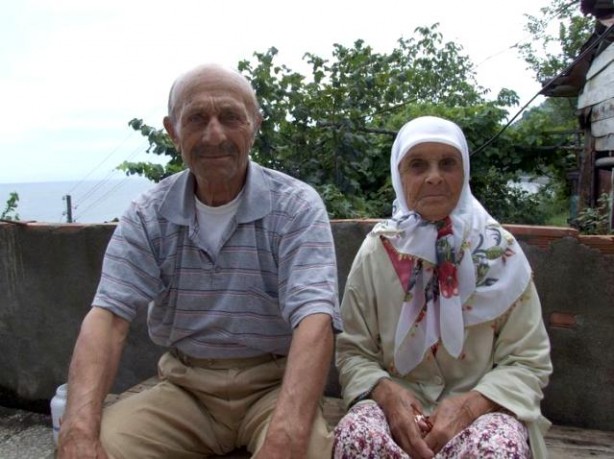 Elektrikli ısıtıcı evi küle çevirdi, enkazdan cansız bedenleri çıktı