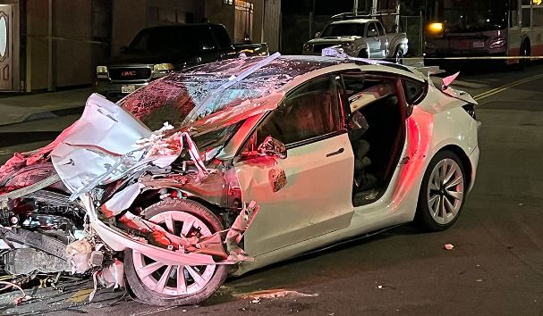 Foto - Elektrikli otomobil kazası cep yakar