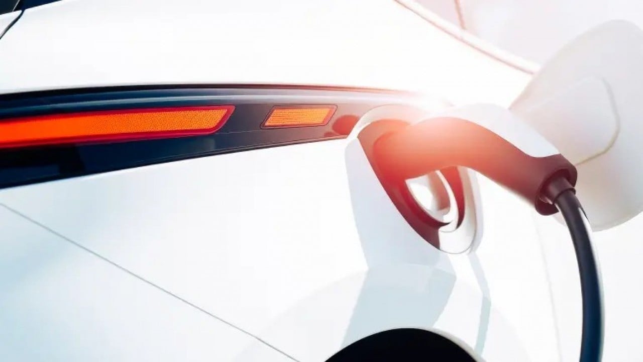 Elektrikli otomobiller fiyat yarışında hibritleri geride bıraktı