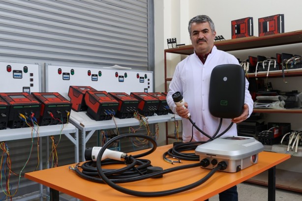 Foto - Elektrikli otomobiller için üç ayrı model taşınabilir şarj cihazı üretildi