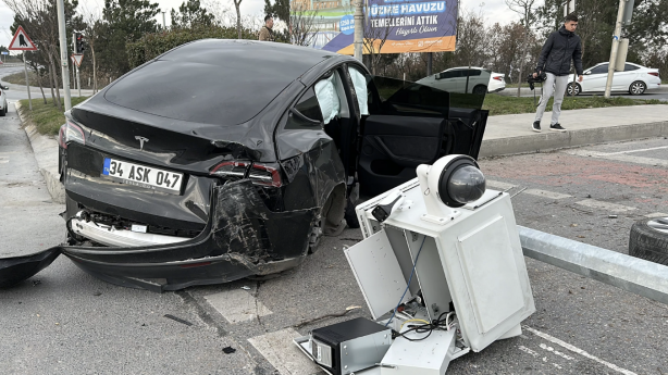 Elektrikli otomobillerin içten yanmalı araçlara kıyasla kaza oranı daha çok artıyor! İşte bazı sebepler!