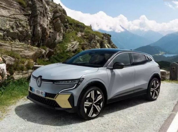 Elektrikli Renault Megane'ın Türkiye satış fiyatı belli oldu! Sipariş alımına başlandı