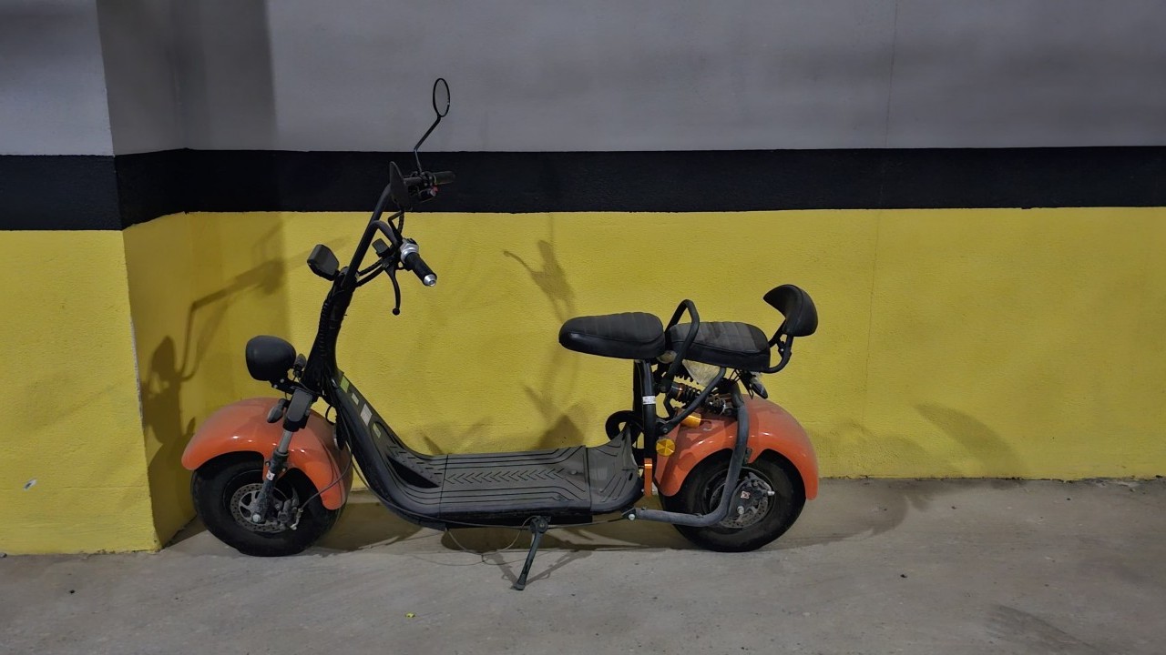 Foto - Elektrikli skuterini şarj etmek istedi, batarya elinde patladı!