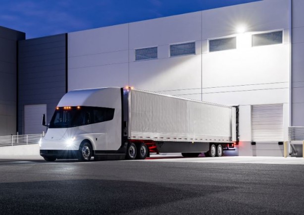 Foto - Elektrikli Tesla Semi tırları Avrupa yollarına çıkıyor!