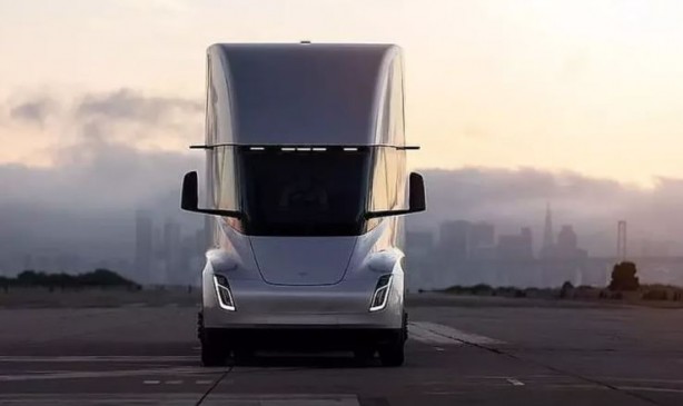 Foto - Elektrikli Tesla Semi tırları Avrupa yollarına çıkıyor!